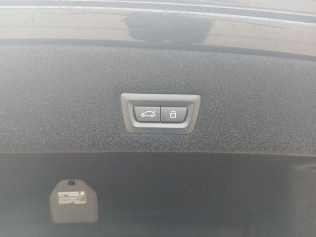 Photo of 2025 Black Sapphire Metallic BMW i7