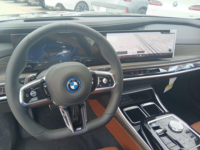 Photo of 2025 Black Sapphire Metallic BMW i7
