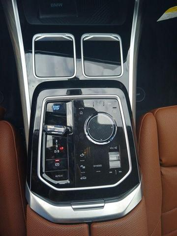 Photo of 2025 Black Sapphire Metallic BMW i7