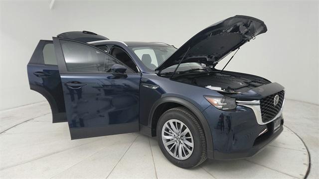 Photo of 2025 Deep Crystal Blue Mica Mazda CX-90