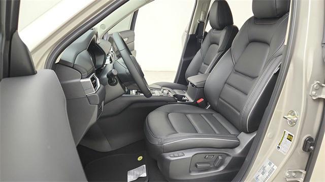 Photo of 2025 Quartz Metallic Mazda CX-5