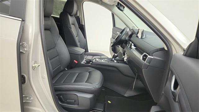Photo of 2025 Quartz Metallic Mazda CX-5