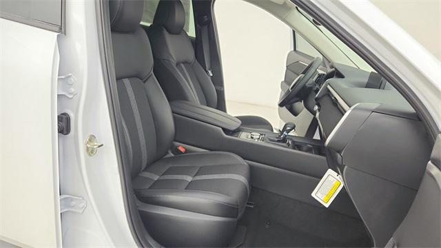 Photo of 2025 Pearl Mazda CX-50