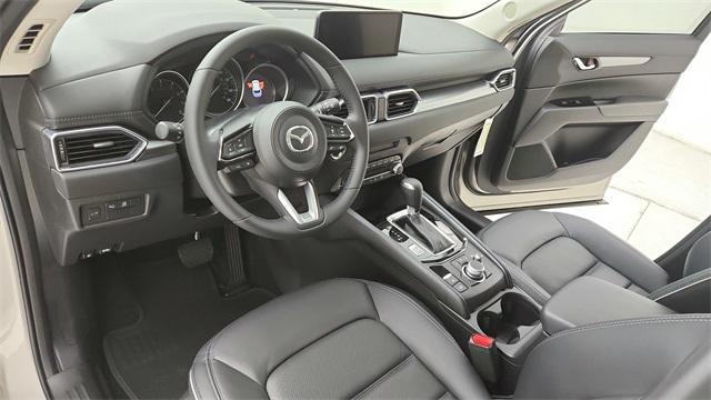 Photo of 2025 Quartz Metallic Mazda CX-5