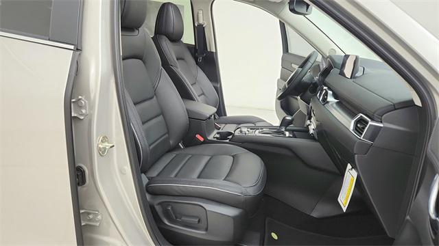 Photo of 2025 Quartz Metallic Mazda CX-5