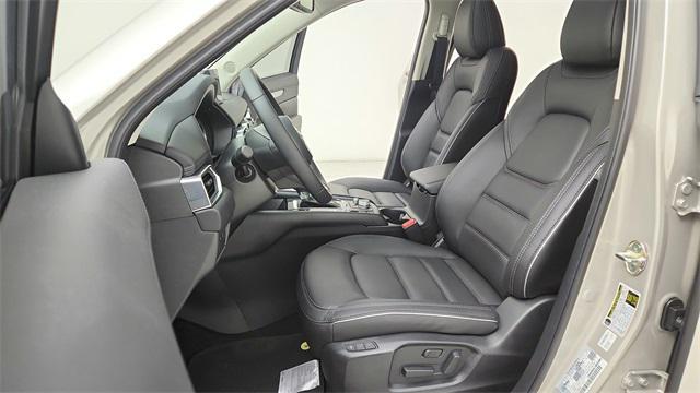 Photo of 2025 Quartz Metallic Mazda CX-5