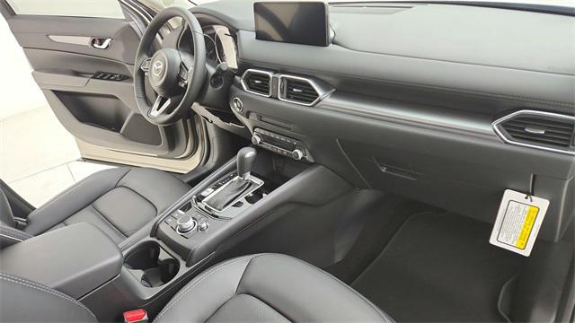Photo of 2025 Quartz Metallic Mazda CX-5