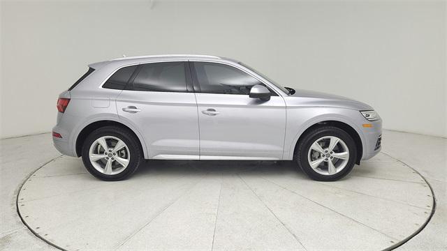 Photo of 2020 Silver Metallic Audi Q5