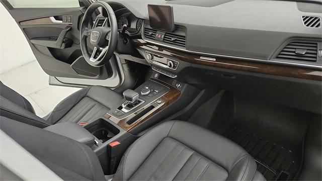 Photo of 2020 Silver Metallic Audi Q5