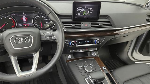 Photo of 2020 Silver Metallic Audi Q5