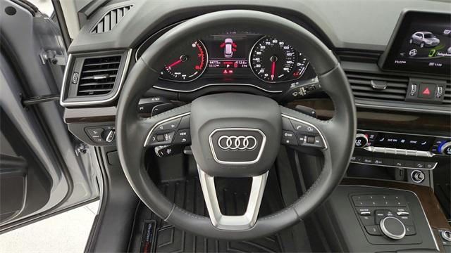 Photo of 2020 Silver Metallic Audi Q5