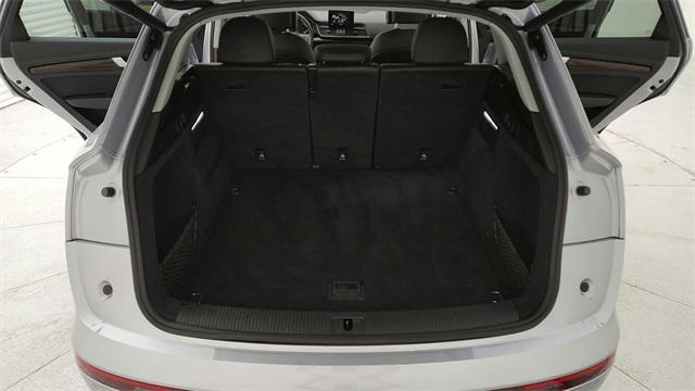 Photo of 2020 Silver Metallic Audi Q5