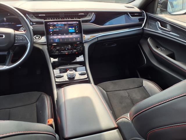 Photo of 2022 Bright White Clear Coat Pw7 Jeep Grand Cherokee