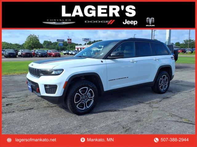 Photo of 2022 Bright White Clear Coat Pw7 Jeep Grand Cherokee
