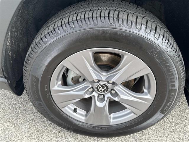 Photo of 2022 Midnight Black Metallic Toyota RAV4 Hybrid