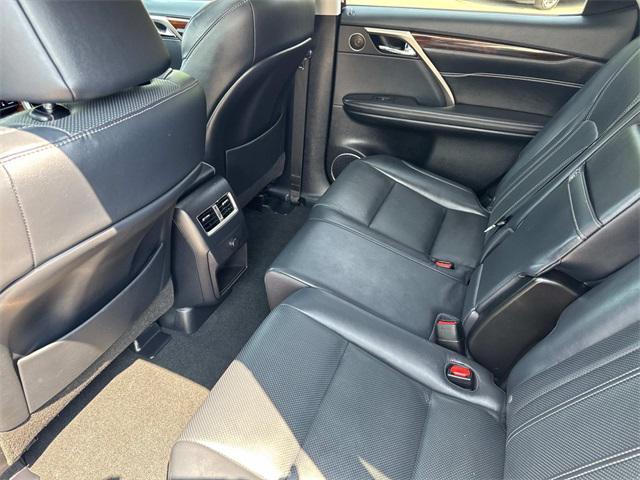 Photo of 2017 Silver Lining Metallic Lexus RX 350