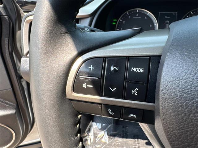 Photo of 2017 Silver Lining Metallic Lexus RX 350