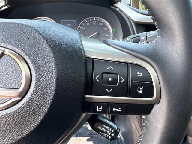 Photo of 2017 Silver Lining Metallic Lexus RX 350
