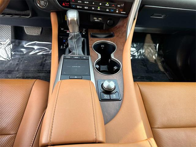 Photo of 2021 Eminent White Pearl Lexus RX 350L