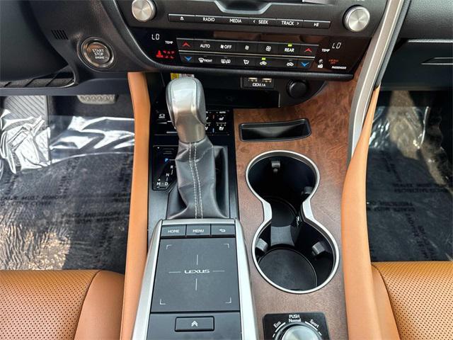 Photo of 2021 Eminent White Pearl Lexus RX 350L