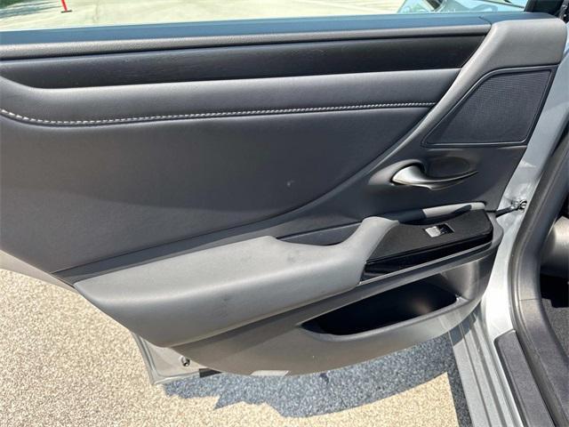 Photo of 2022 Iridium Lexus ES 250