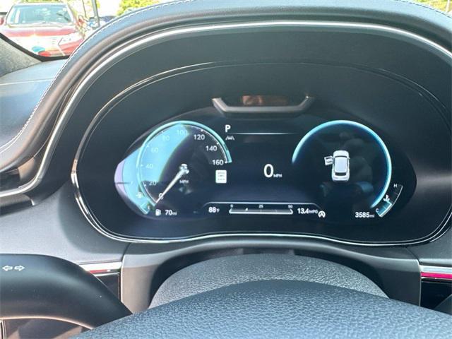 Photo of 2024 Mauna Red Genesis GV70
