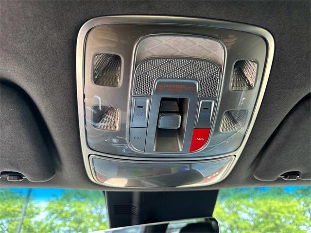 Photo of 2024 Mauna Red Genesis GV70