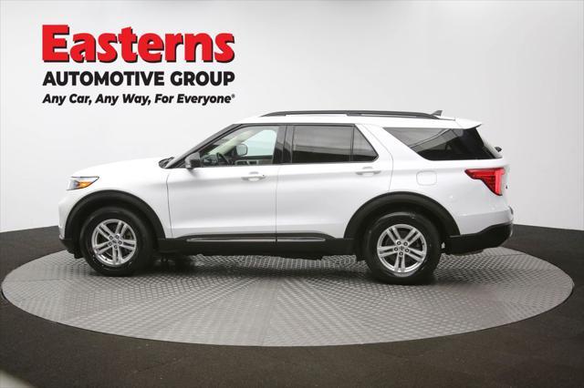 Photo of 2023 OXFORD WHITE Ford Explorer
