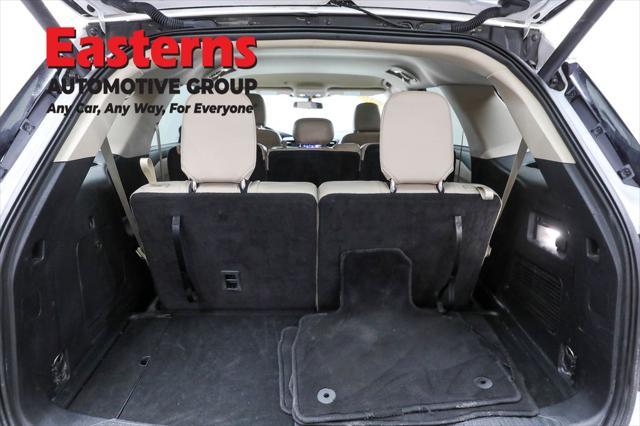 Photo of 2023 OXFORD WHITE Ford Explorer