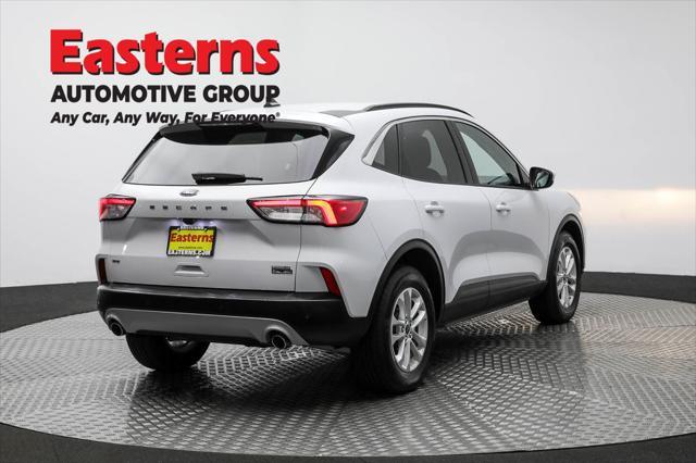 Photo of 2021 OXFORD WHITE Ford Escape
