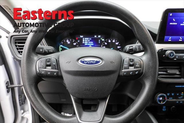 Photo of 2021 OXFORD WHITE Ford Escape