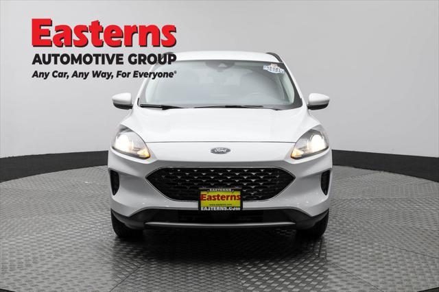 Photo of 2021 OXFORD WHITE Ford Escape