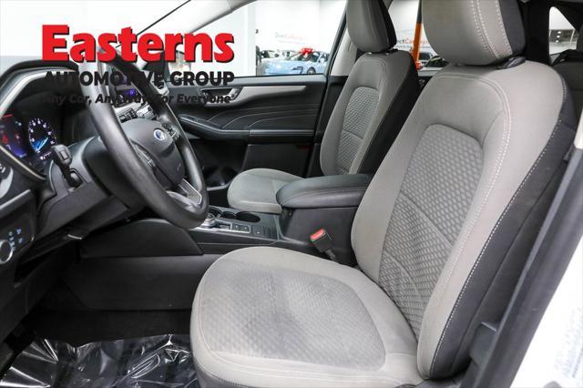 Photo of 2021 OXFORD WHITE Ford Escape