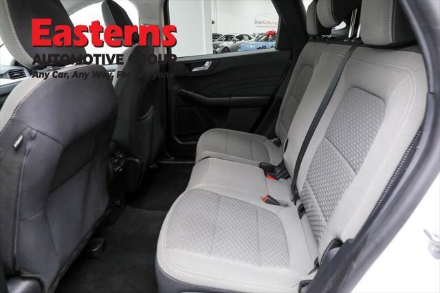 Photo of 2021 OXFORD WHITE Ford Escape