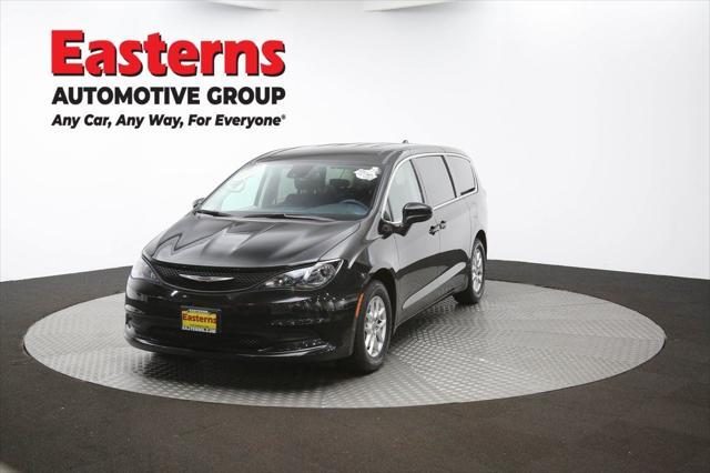 Photo of 2023 Brilliant Black Crystal Pearlcoat Chrysler Voyager