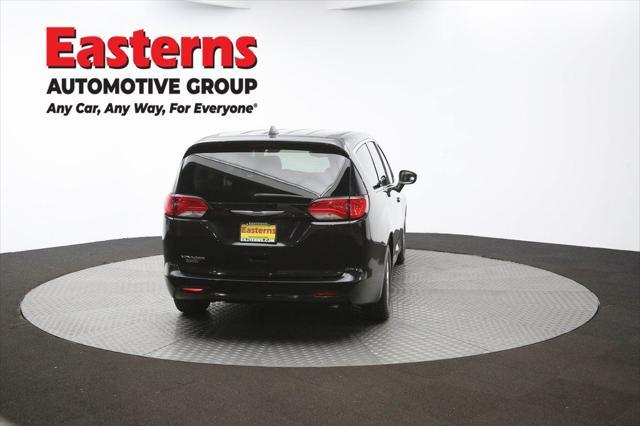 Photo of 2023 Brilliant Black Crystal Pearlcoat Chrysler Voyager