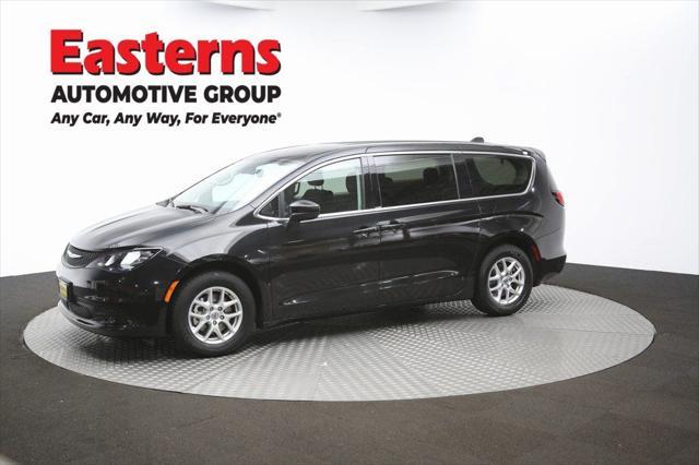 Photo of 2023 Brilliant Black Crystal Pearlcoat Chrysler Voyager