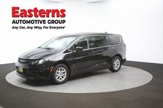 Photo of 2023 Brilliant Black Crystal Pearlcoat Chrysler Voyager