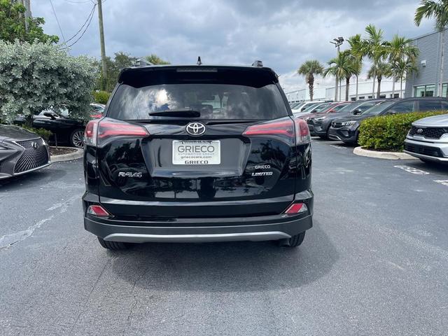 Photo of 2018 Black Toyota RAV4