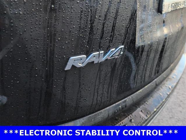 Photo of 2018 Black Toyota RAV4