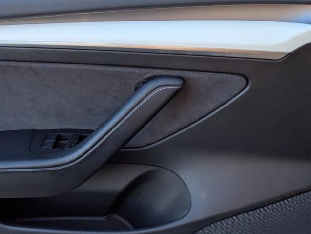 Photo of 2021 Solid Black Tesla Model 3
