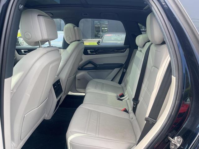 Photo of 2021 Moonlight Blue Metallic Porsche Cayenne