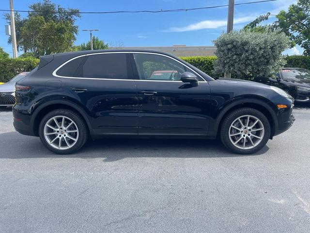 Photo of 2021 Moonlight Blue Metallic Porsche Cayenne