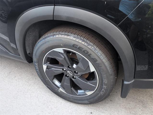 Photo of 2025 Super Black Nissan Rogue