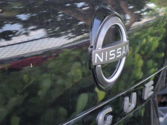 Photo of 2025 Super Black Nissan Rogue