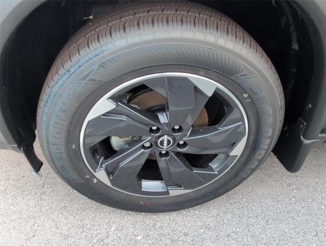 Photo of 2025 Super Black Nissan Rogue