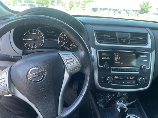 Photo of 2016 Gun Metallic Nissan Altima