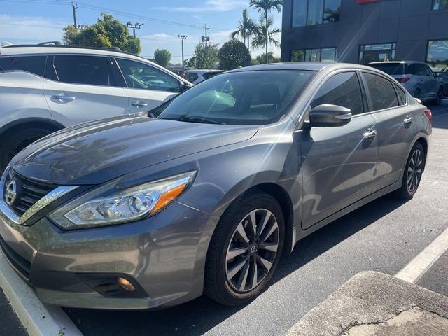 Photo of 2016 Gun Metallic Nissan Altima