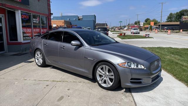 Photo of 2013 Rhodium Silver Metallic Jaguar XJ