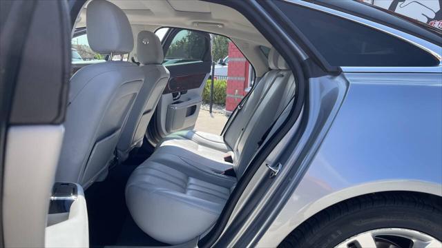 Photo of 2013 Rhodium Silver Metallic Jaguar XJ